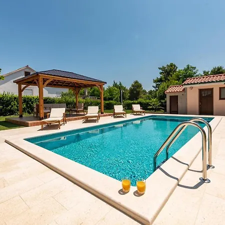 Maestral - Adriatic Luxury Villas * Vir
